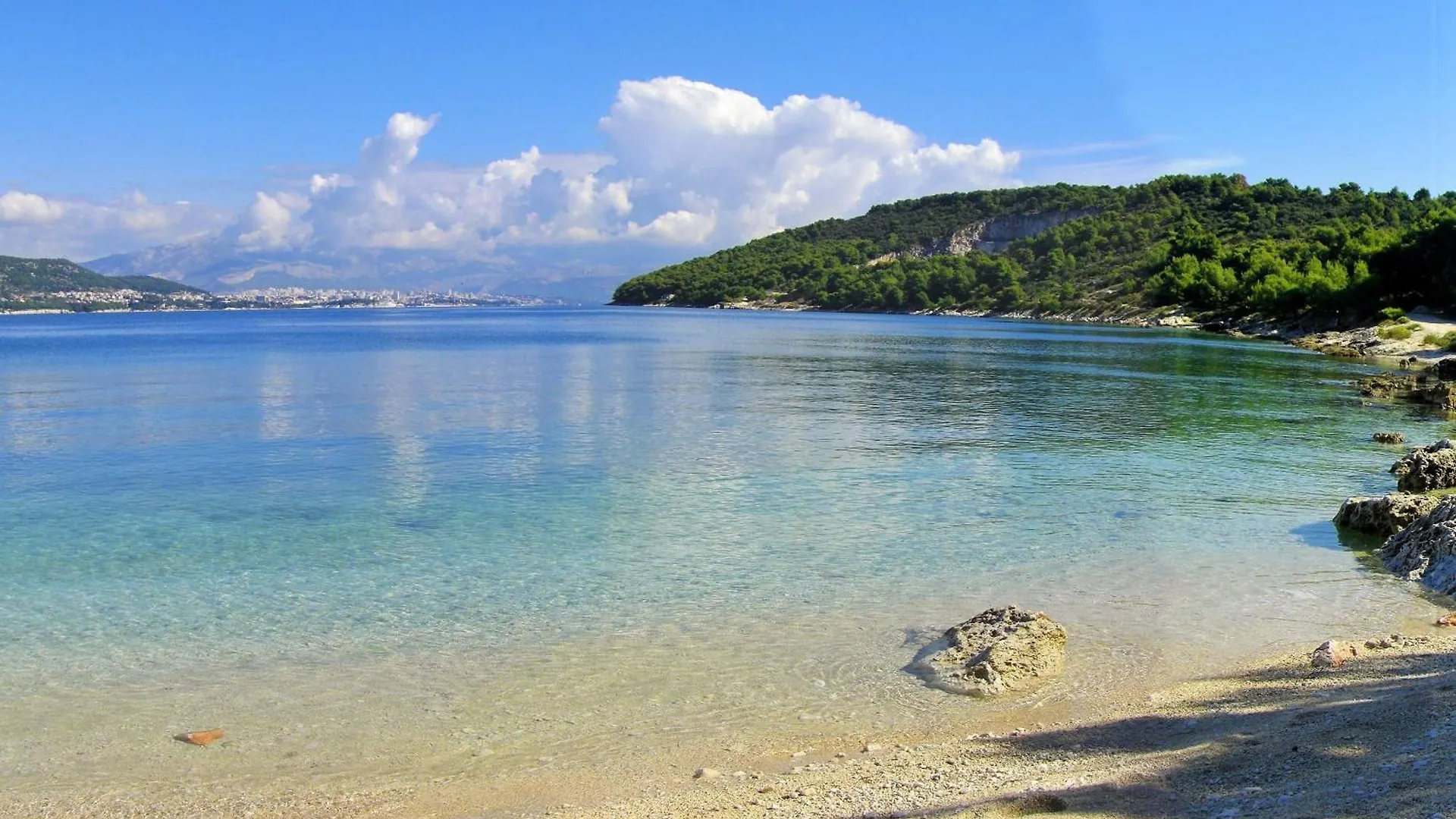 Apartamento Wohnung Mit Grill, Terrasse Und Garten Trogir Croácia