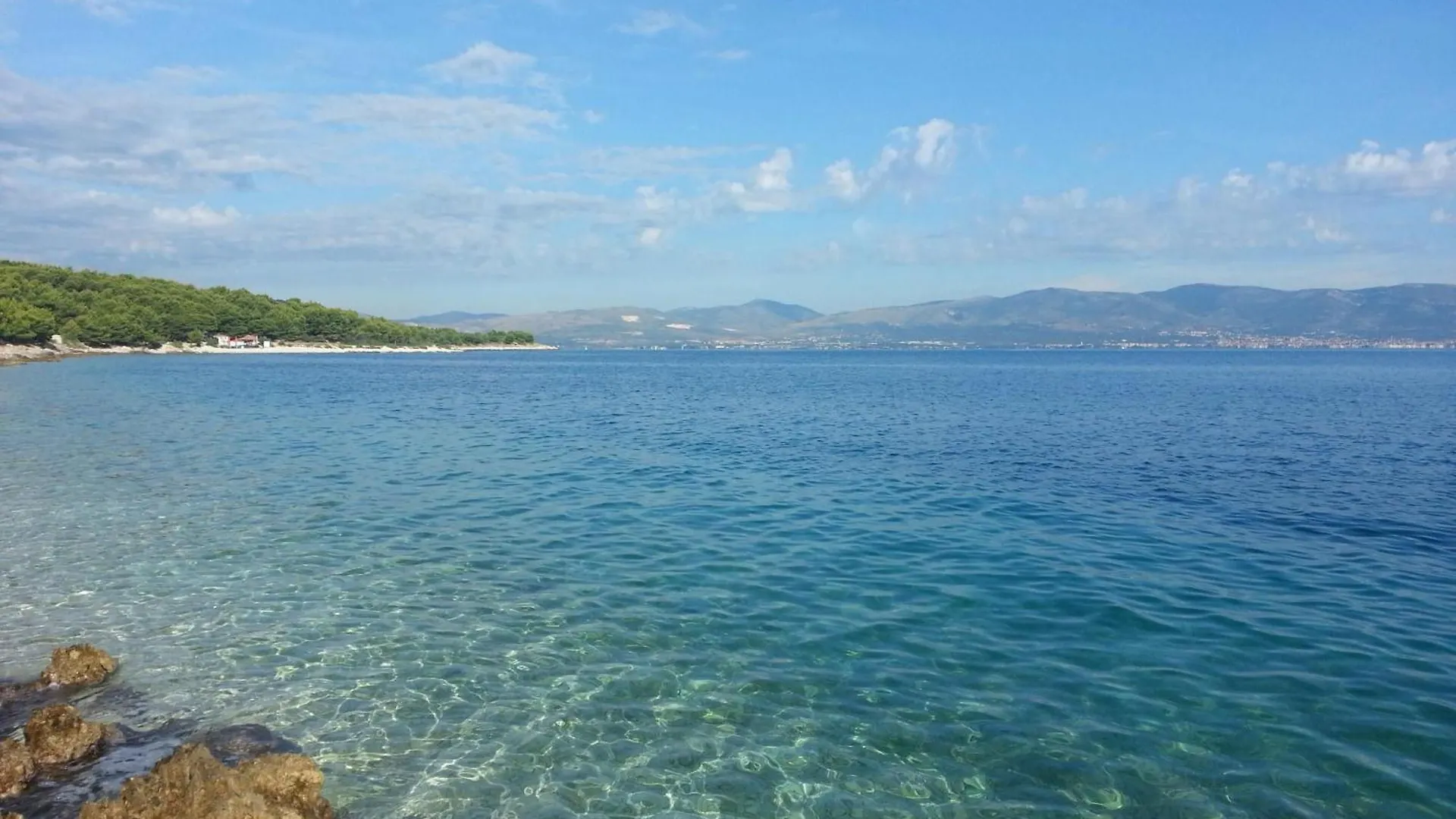 Wohnung Mit Grill, Terrasse Und Garten Trogir 0*,  Croácia