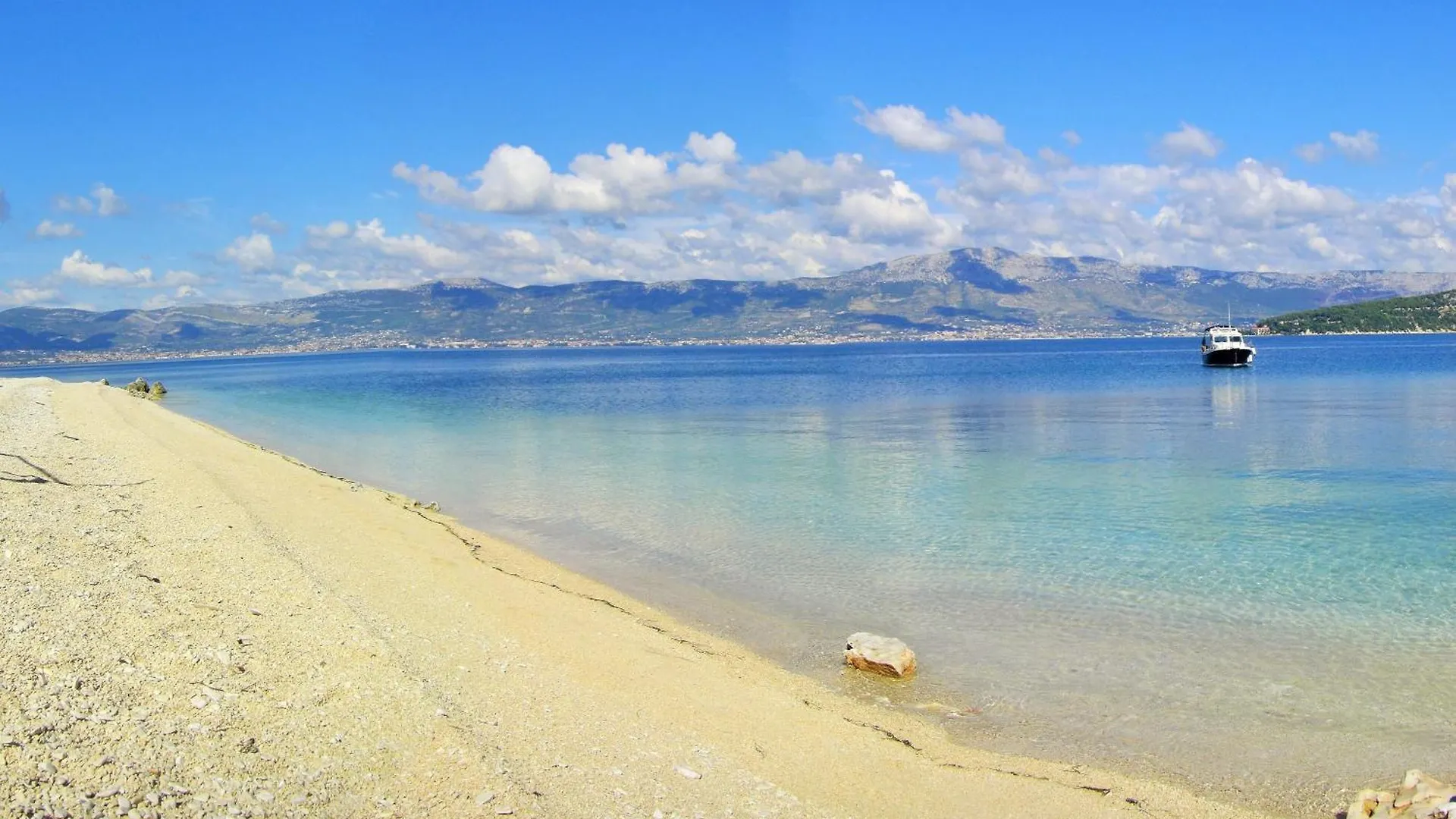 Wohnung Mit Grill, Terrasse Und Garten Trogir