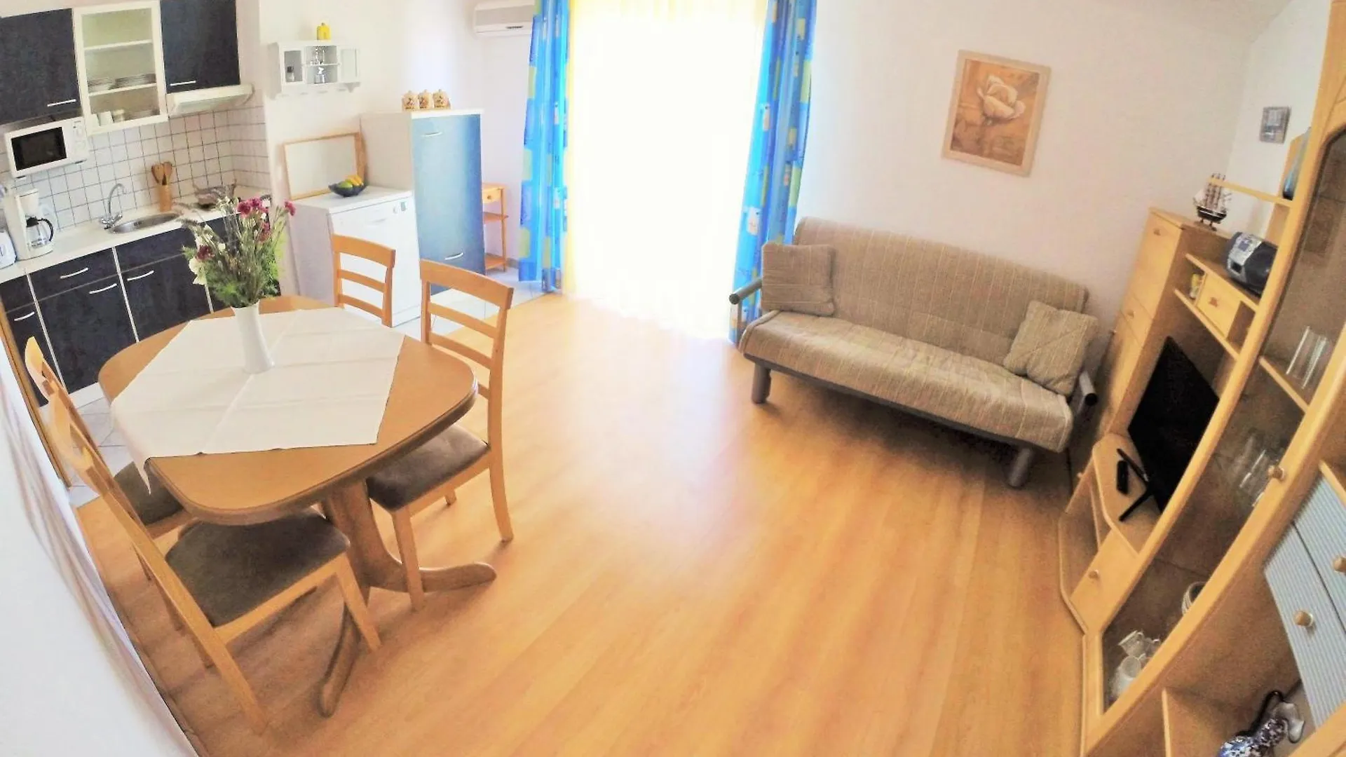 Apartamento Wohnung Mit Grill, Terrasse Und Garten Trogir Croácia