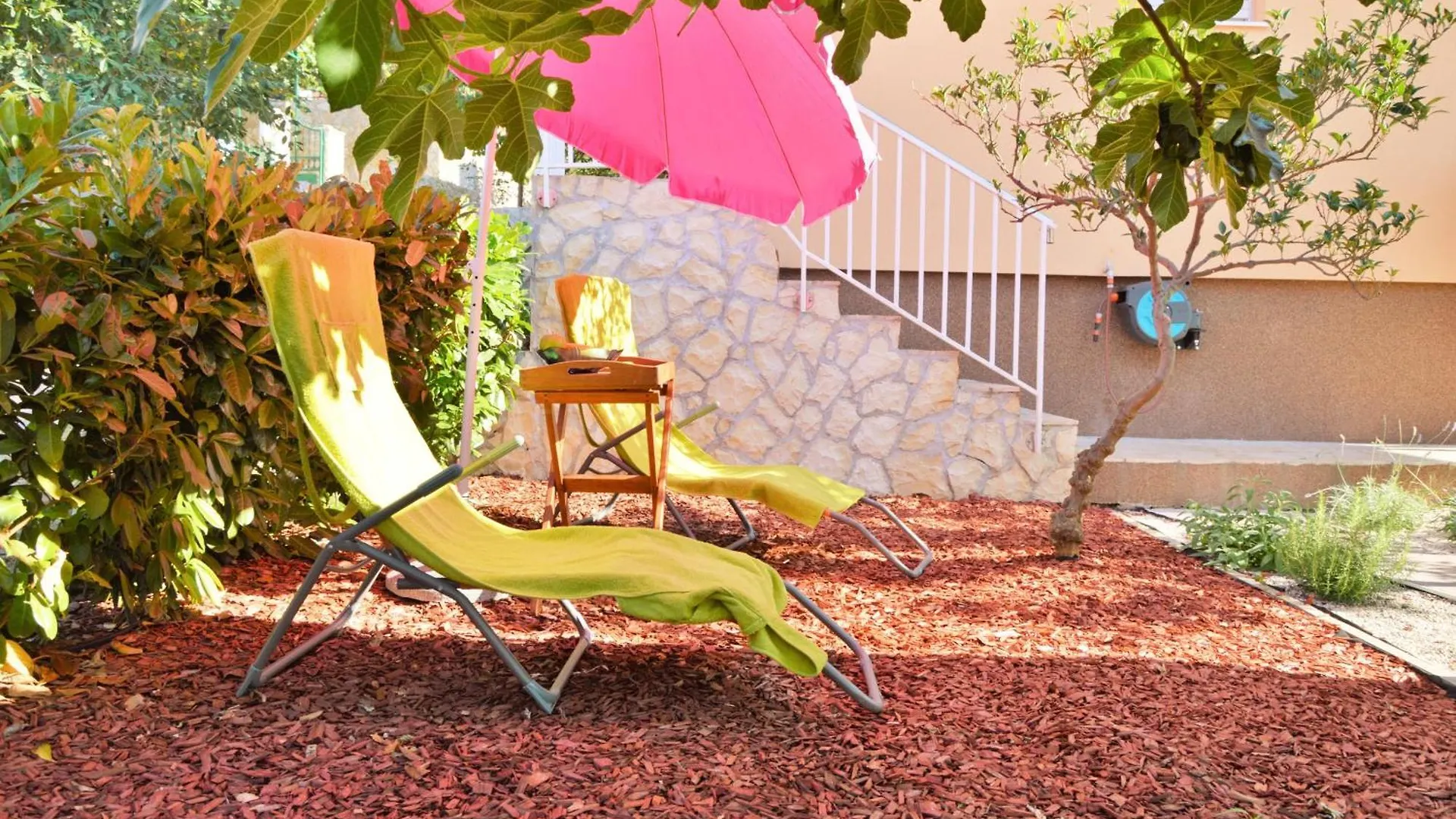 Apartamento Wohnung Mit Grill, Terrasse Und Garten Trogir